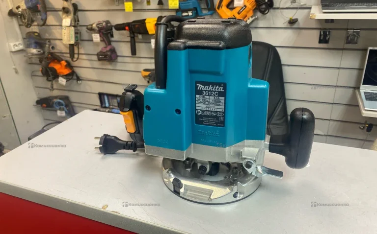 Фрезер makita 3612C