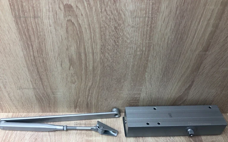 Доводчик для двери DI200