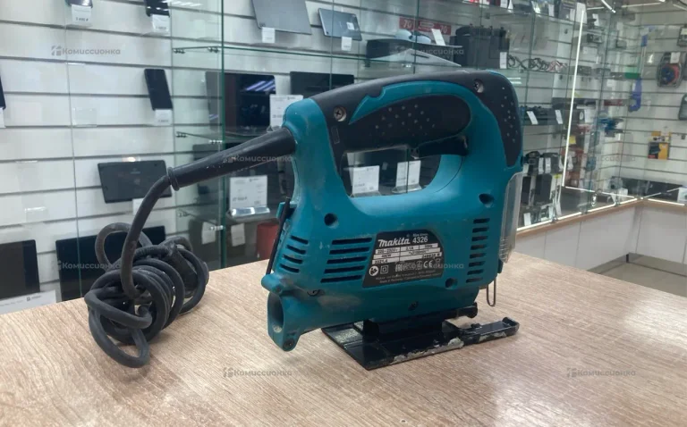 электролобзик makita 4326
