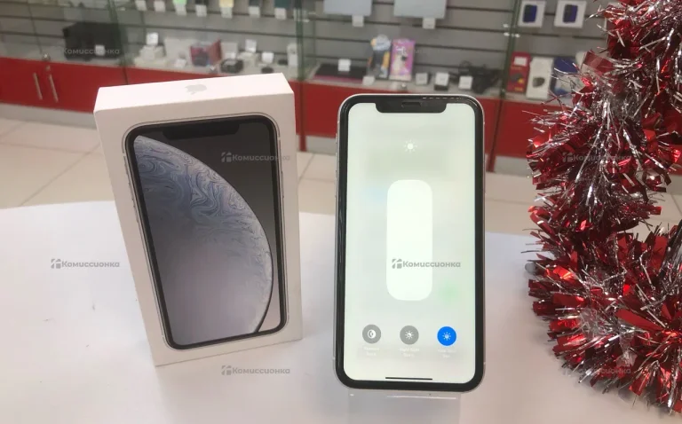 Apple iPhone XR 3/128 ГБ