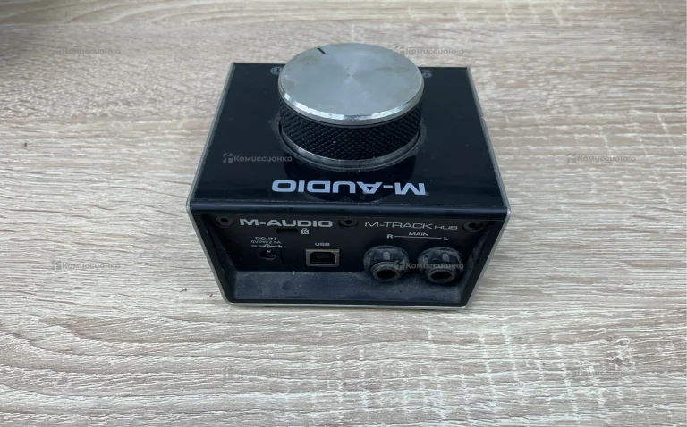 Звуковая карта M-Audio M-Track HUB