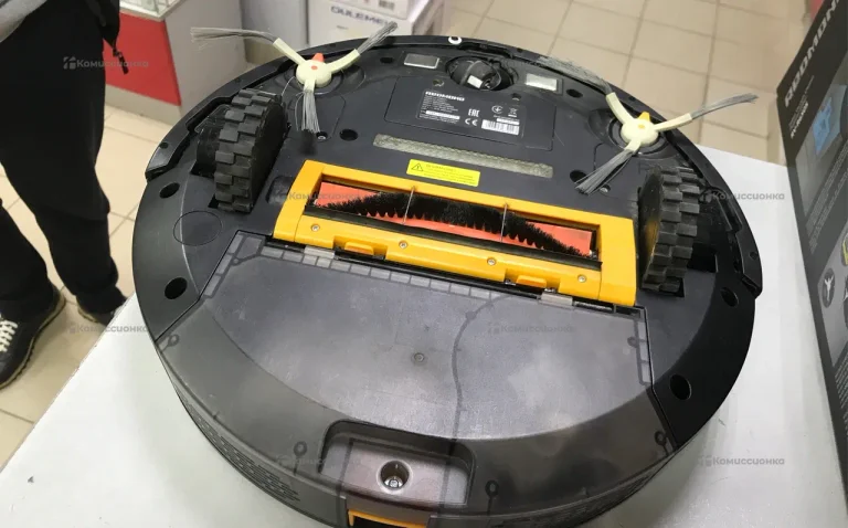 Робот пылесос Redmond RV-R650S