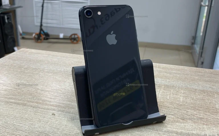 Apple iPhone 8 2/64 ГБ