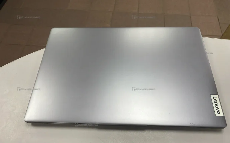 Ноутбук  Lenovo IdeaPad Slim 3 15AMN8