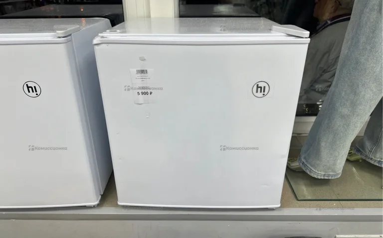 Холодильник Hi HODN050047RW
