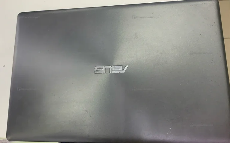 Ноутбук  asus X550v