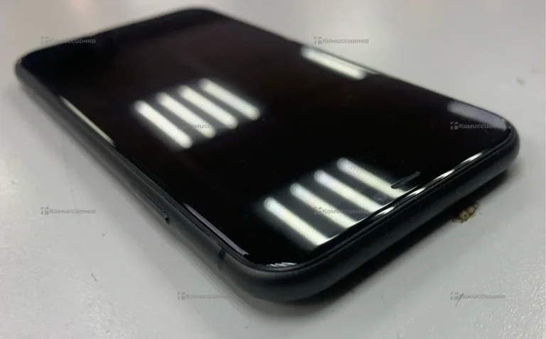 Apple iPhone 11 4/64 ГБ