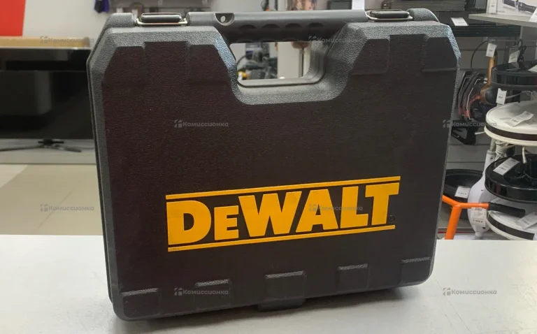 Дрель-Шуруруповёрт DeWalt DCD771C2