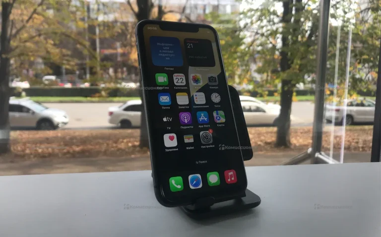 Apple iPhone 11 4/64 ГБ