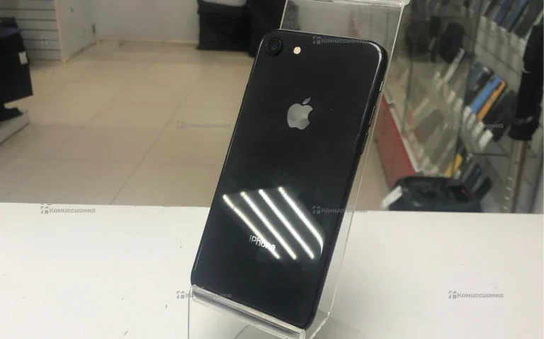 Apple iPhone 8 2/64 ГБ