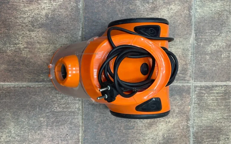 Пылесос  marta mt-1362