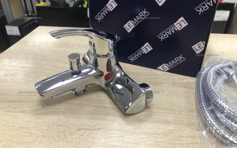 Смеситель для ванны Lemark LM1102C