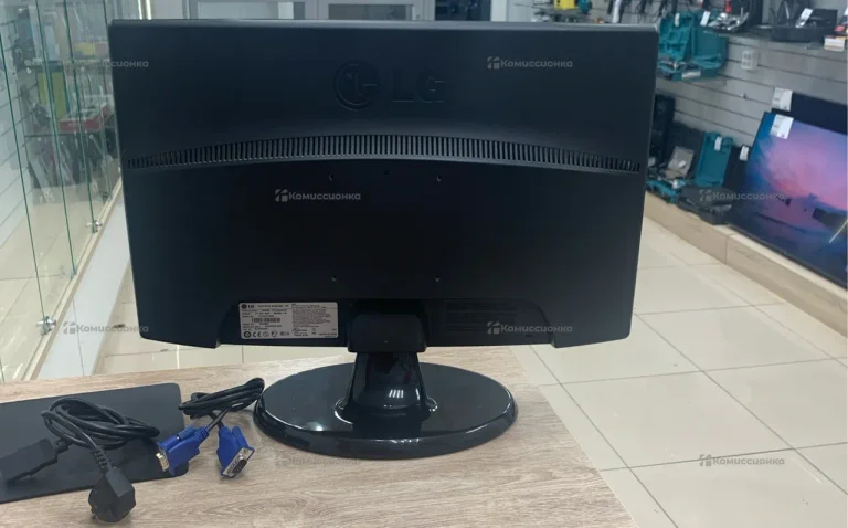 Монитор LG Flatron W2243S