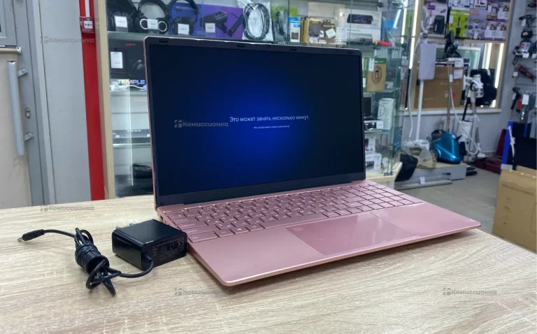 Ноутбук  розовый