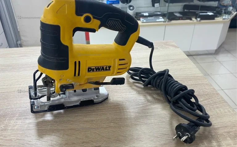 электро лобзик dewalt DWE349