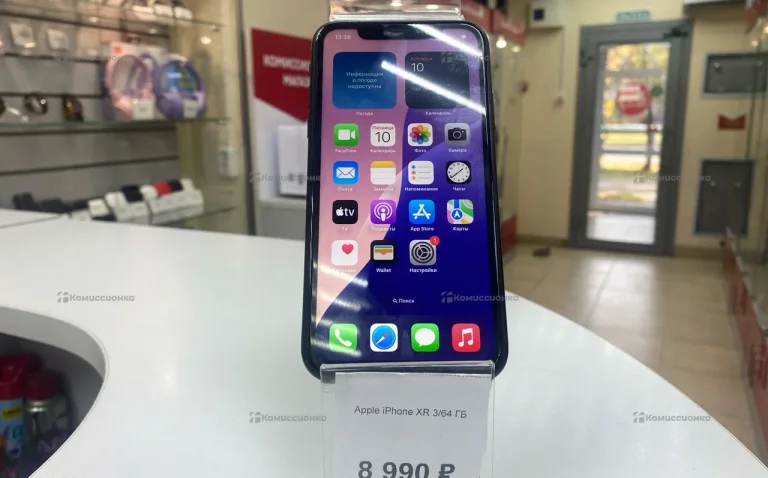 Apple iPhone XR 3/64 ГБ