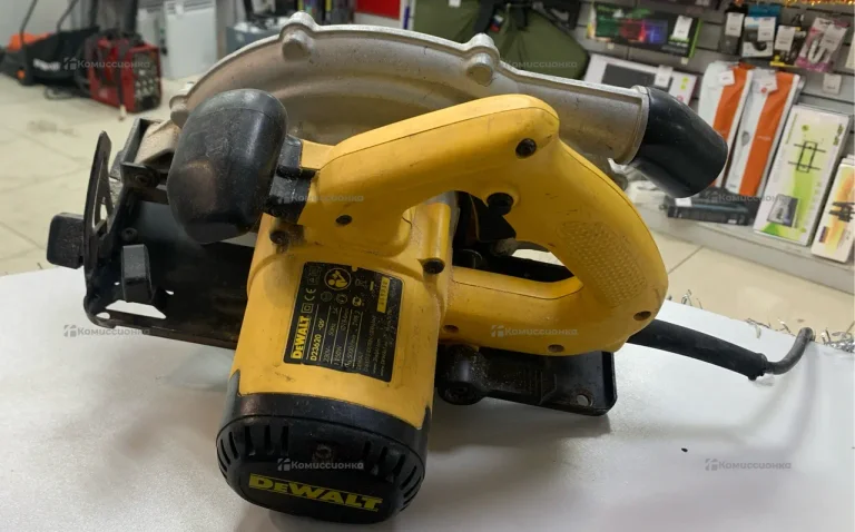 Дисковая пила dewalt D23620