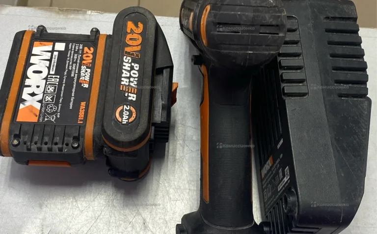 шуруповерт WORX  WX100