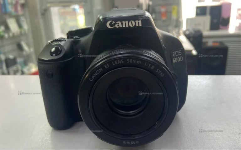 Фотоаппарат Canon EOS 600D