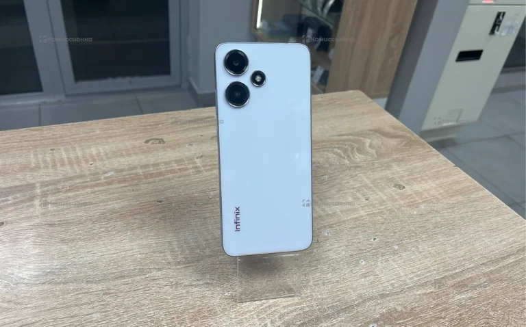 Infinix Hot 30 Play 8/128 ГБ