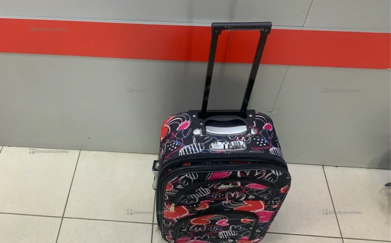 Чемодан MR.Bag