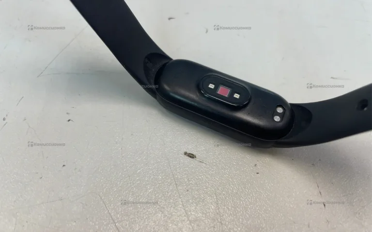 Часы  Xiaomi Mi Band 5