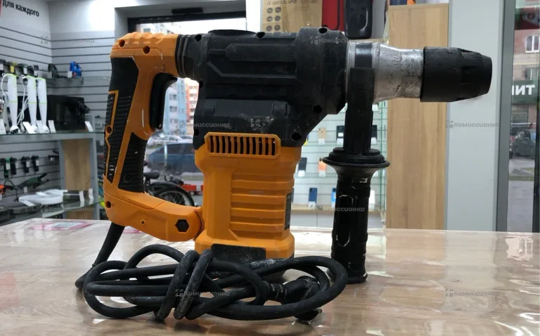 Перфоратор сетевой DEKO DKH2000