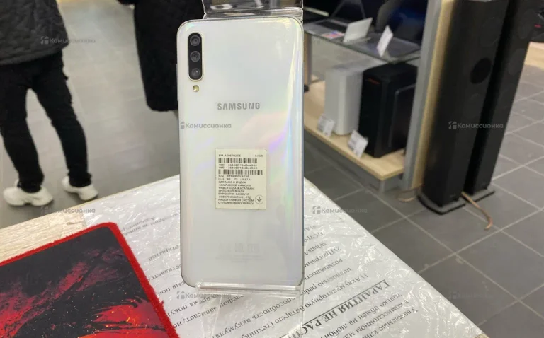 Samsung Galaxy A50 4/64 ГБ