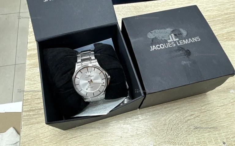 Часы  Jacies lemans