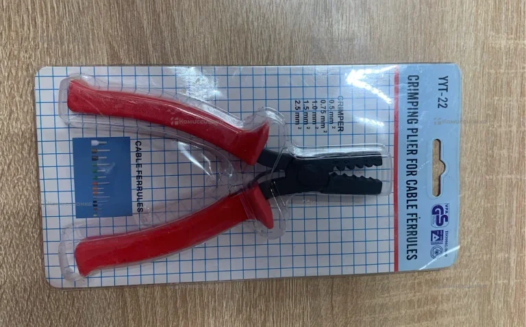 Crimping plier for cable ferrules
