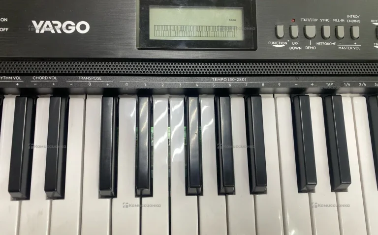 Синтезатор YARGO KEY 330