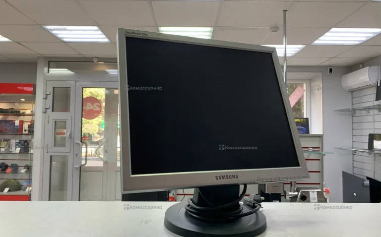 Монитор Samsung SyncMaster 720N