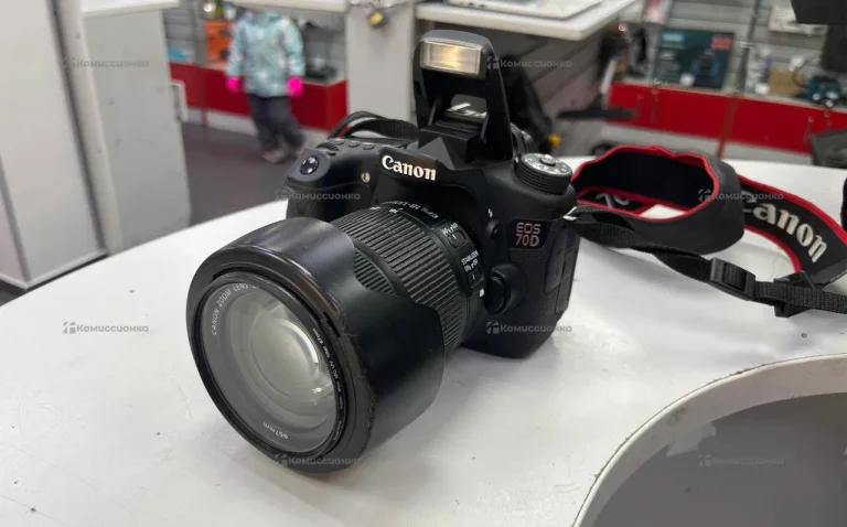 Фотоаппарат  Canon EOS 70D + объектив EFS 18-135mm