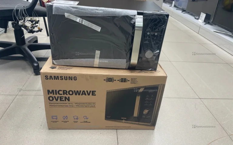 Микроволновая печь Samsung MS23F302TAK