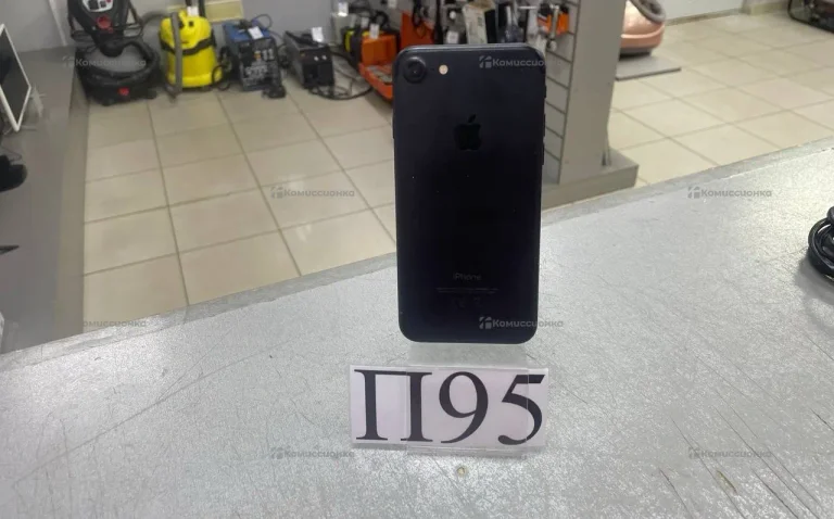 Apple iPhone 7 32 ГБ