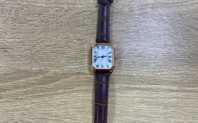 Часы  прямоугольной формы