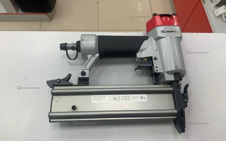 пневматический нейлер Matrix