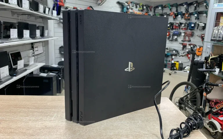 Приставка PS4. PS4 Pro 1TB +9 дисков