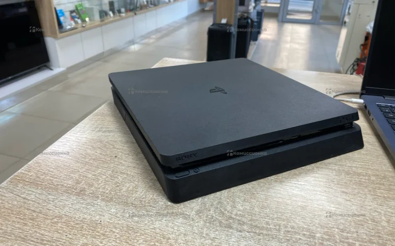 Приставка PS4. Игровая приставка PS4 1Tb