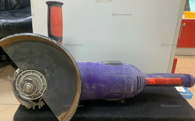 Угловая шлифовальная машина Пульсар УШМ 230-2400