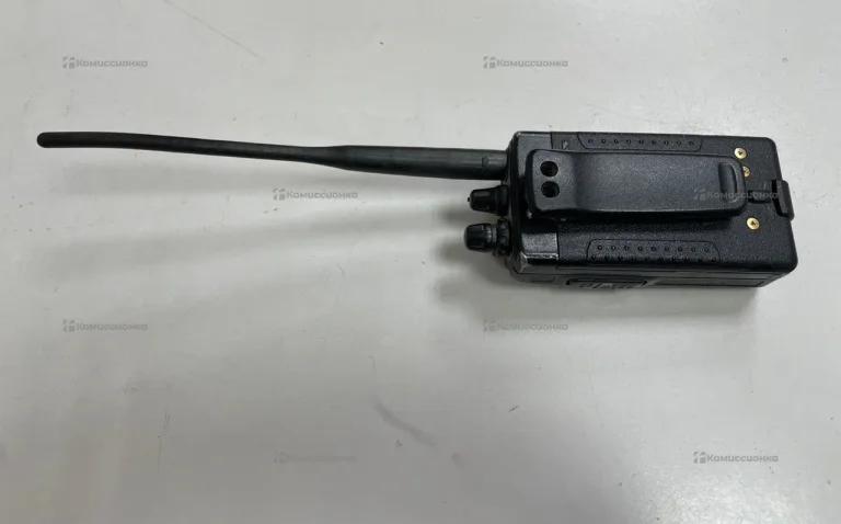 Рация  Yaesu FT-60