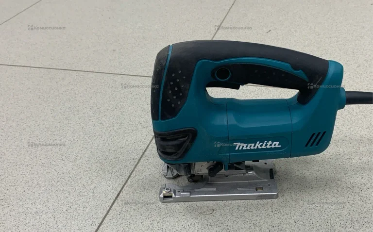 Электролобзик makita 4350FCT