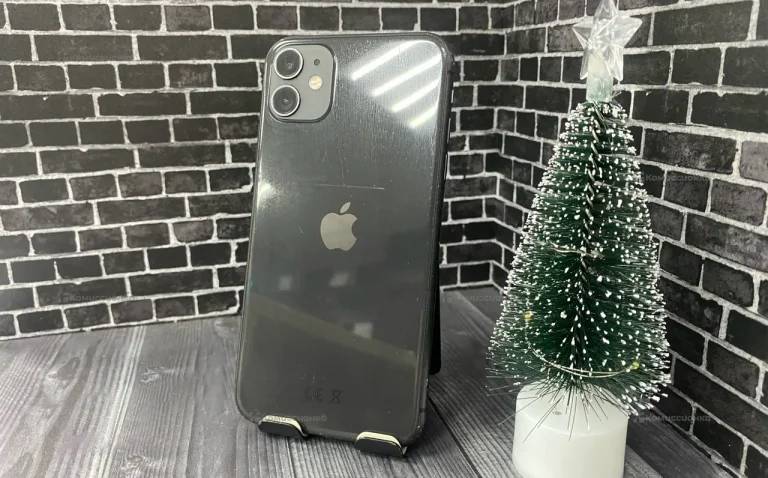 Телефон Apple iPhone 11 4/64 ГБ