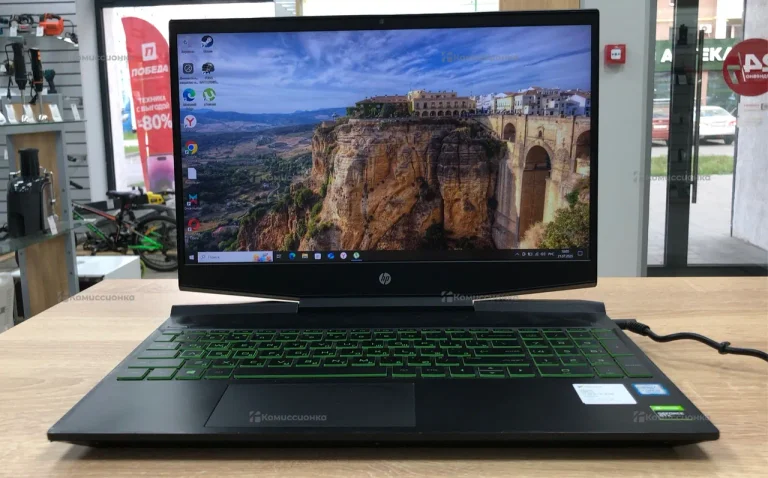 Ноутбук  HP Pavillion 15-dk01031tx