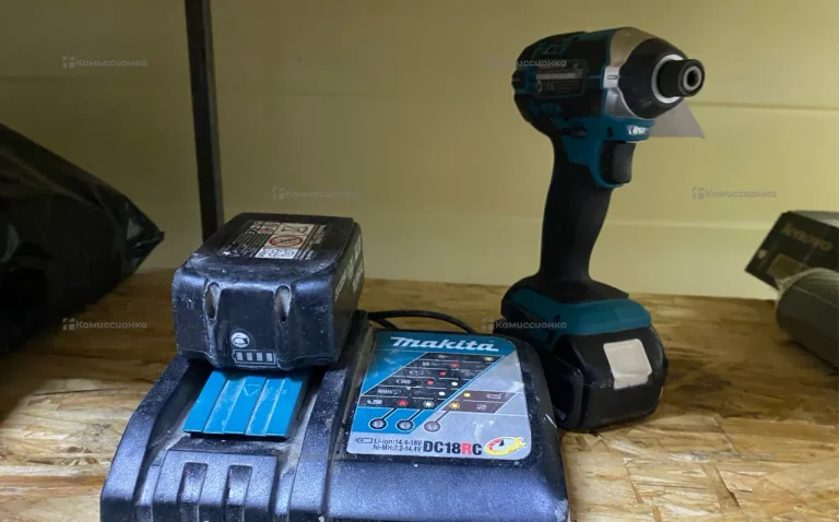 Винтоверт Makita DTD152