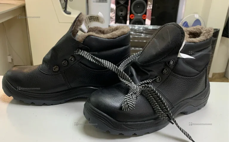 Ботинки рабочие зимние 42 р