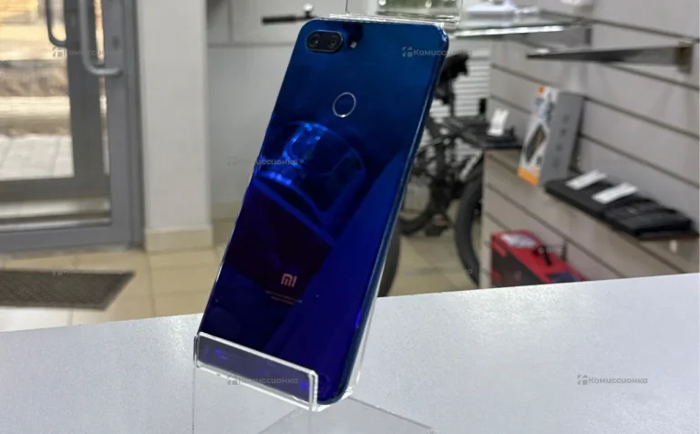 Xiaomi Mi 8 Lite 4/64 ГБ