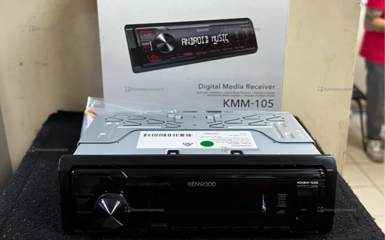 Автомагнитола  Kenwood KMM-105