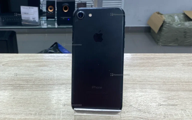 Apple iPhone 7 2/32 ГБ