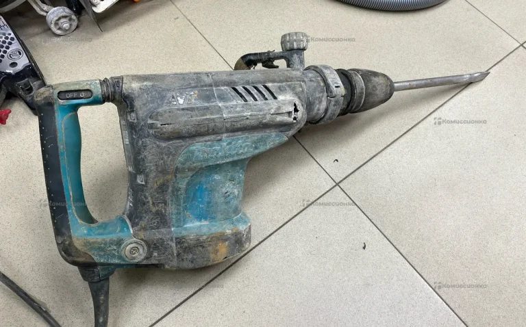 Отбойный молоток makita HM1213C